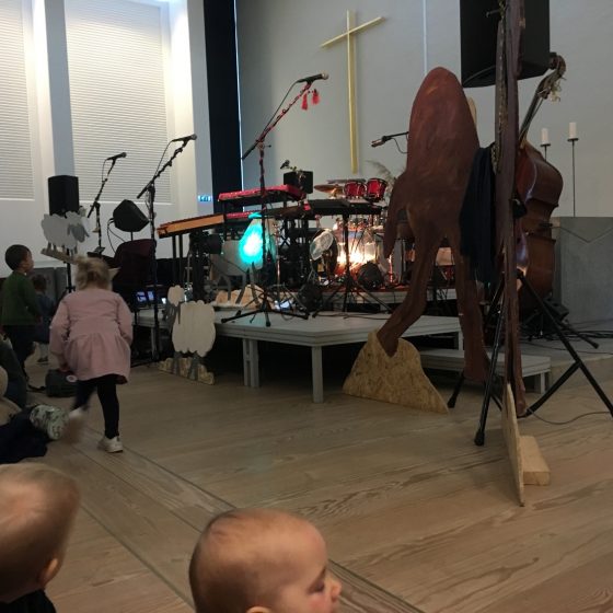 Evas lille bondegård er en pasningsordning med fokus på det enkelte barns behov og udvikling - på samme tid et alternativ til kommunal dagpleje/vuggestue.