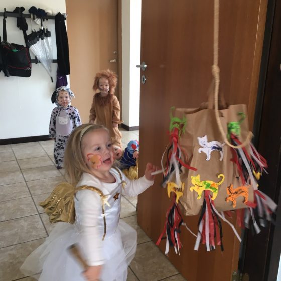 Evas lille bondegård er en pasningsordning med fokus på det enkelte barns behov og udvikling - på samme tid et alternativ til kommunal dagpleje/vuggestue.