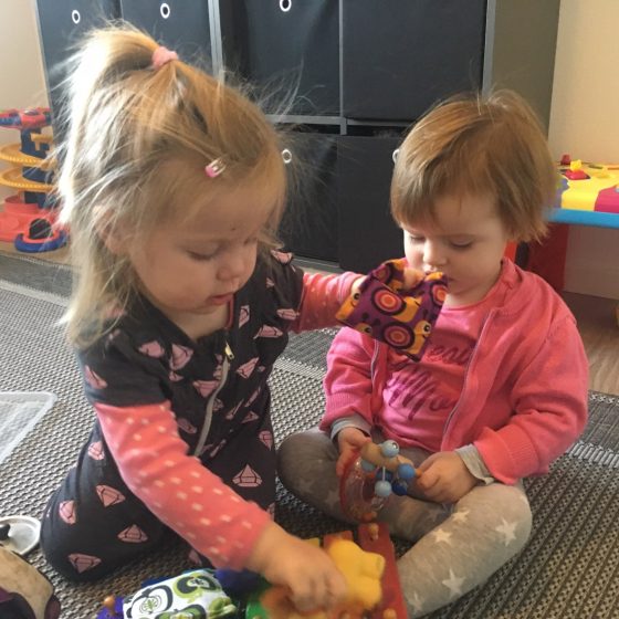 Evas lille bondegård er en pasningsordning med fokus på det enkelte barns behov og udvikling - på samme tid et alternativ til kommunal dagpleje/vuggestue.