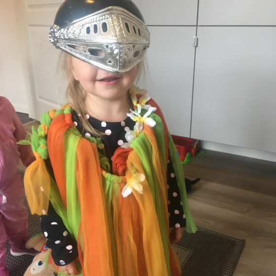 Evas lille bondegård er en pasningsordning med fokus på det enkelte barns behov og udvikling - på samme tid et alternativ til kommunal dagpleje/vuggestue.