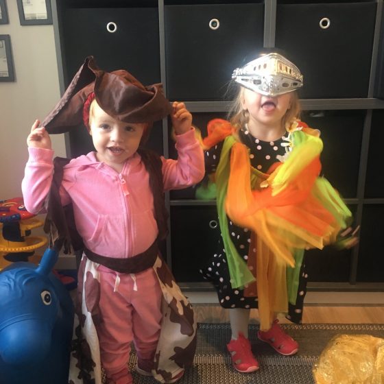 Evas lille bondegård er en pasningsordning med fokus på det enkelte barns behov og udvikling - på samme tid et alternativ til kommunal dagpleje/vuggestue.